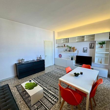 4 Balconi House- Appartamento Moderno A Lecce Kültér fotó